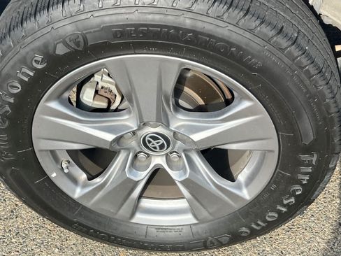 Used 2023 Toyota RAV4 LE AWD/4WD image 17