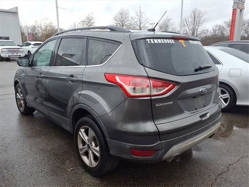 Used 2015 Ford Escape SE w/ Equipment Group 201A image 4
