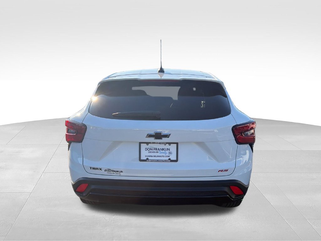 Used 2025 Chevrolet Trax RS w/ Driver Confidence Package FWD image 4