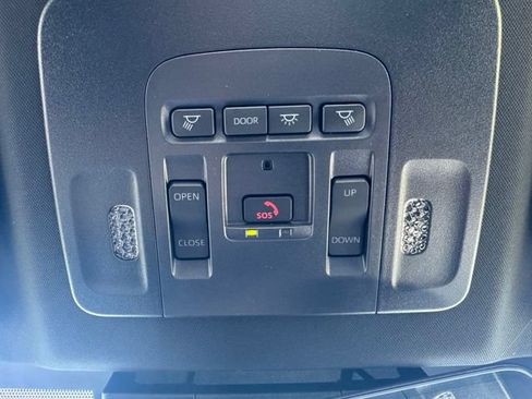New 2026 Toyota Camry Hybrid FWD image 30