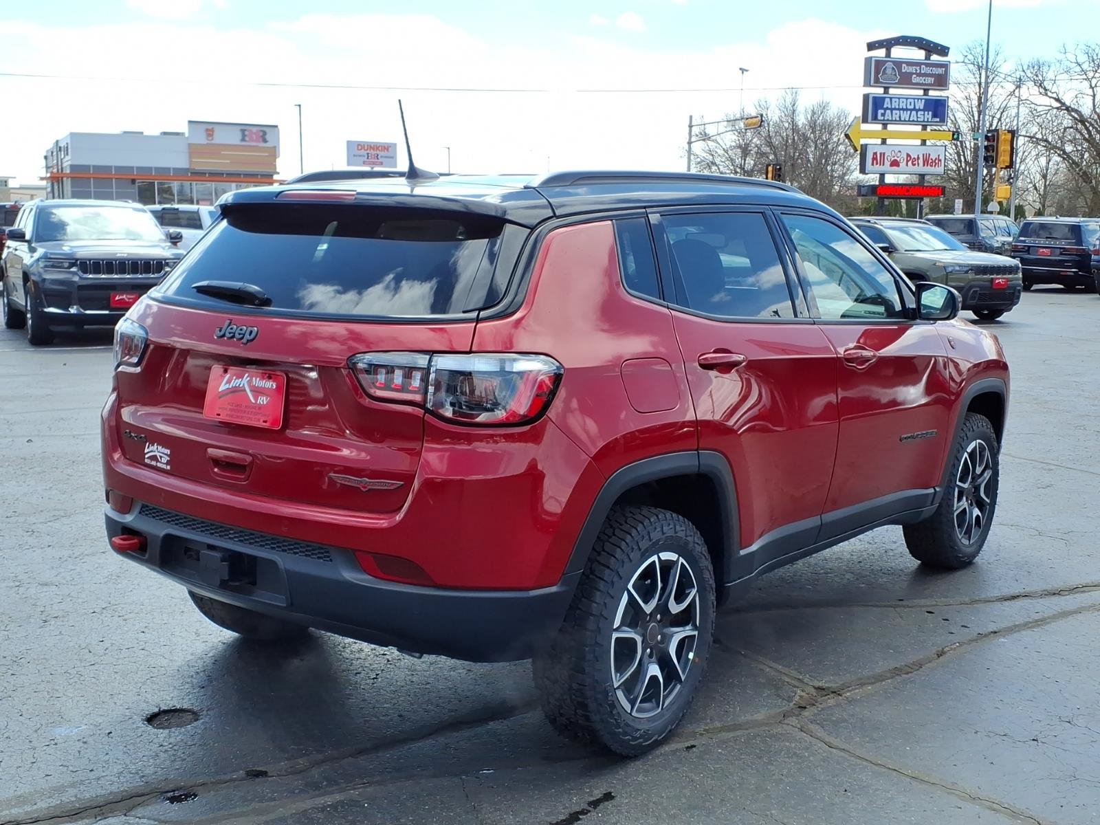 New 2026 Jeep Compass Trailhawk w/ Trailer Tow Group AWD/4WD image 2
