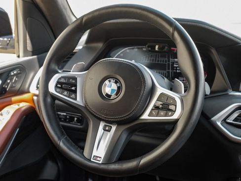 Used 2021 BMW X7 xDrive40i w/ M Sport Package AWD/4WD image 16