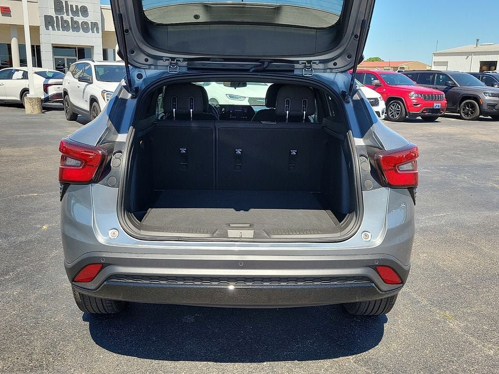 Used 2024 Chevrolet Trax RS w/ Driver Confidence Package FWD image 8