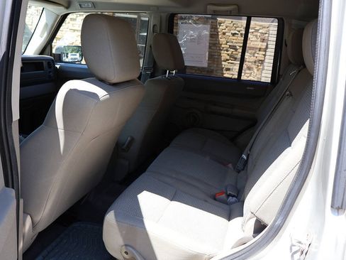 Used 2007 Jeep Commander Sport AWD/4WD image 25