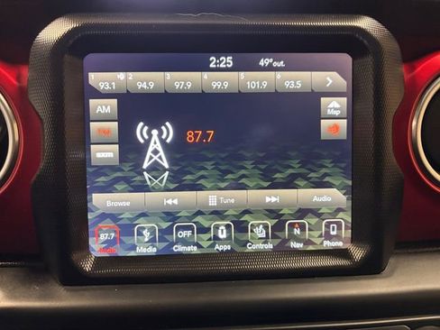 Used 2018 Jeep Wrangler Unlimited Rubicon AWD/4WD image 19