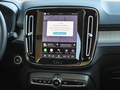 New 2026 Volvo XC40 B5 Core image 25