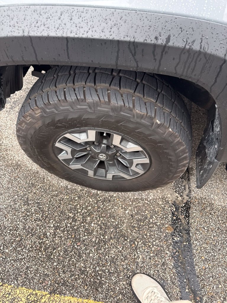 Used 2018 Toyota Tacoma TRD Off-Road AWD/4WD image 7