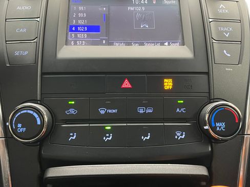 Used 2016 Toyota Camry SE FWD image 23