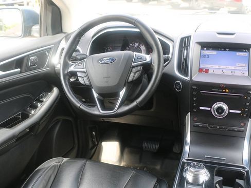 Used 2019 Ford Edge Titanium AWD/4WD image 18