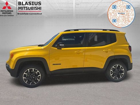 Used 2023 Jeep Renegade Latitude AWD/4WD image 18