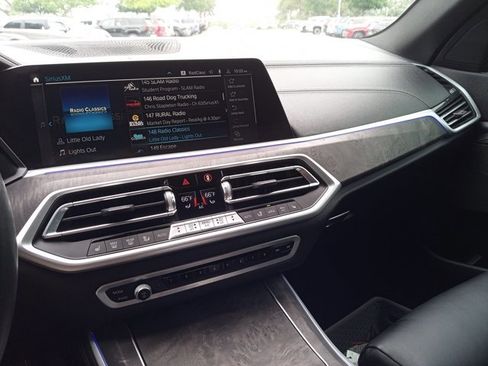 Used 2022 BMW X5 xDrive40i w/ M Sport Package image 21