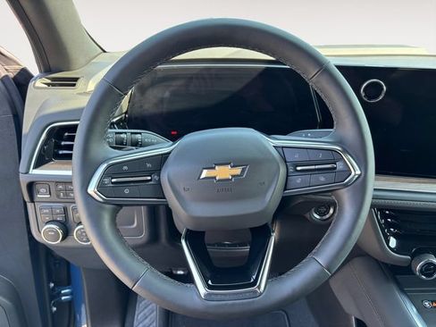 Used 2026 Chevrolet Suburban High Country AWD/4WD image 13