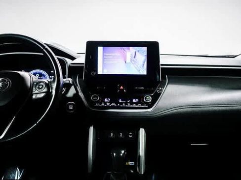 Certified 2023 Toyota Corolla Cross XLE image 13