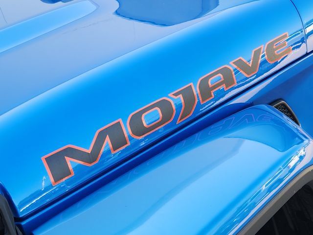 Used 2023 Jeep Gladiator Mojave AWD/4WD image 10