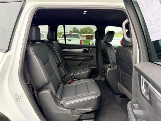 Used 2026 Buick Enclave Sport Touring AWD/4WD image 9