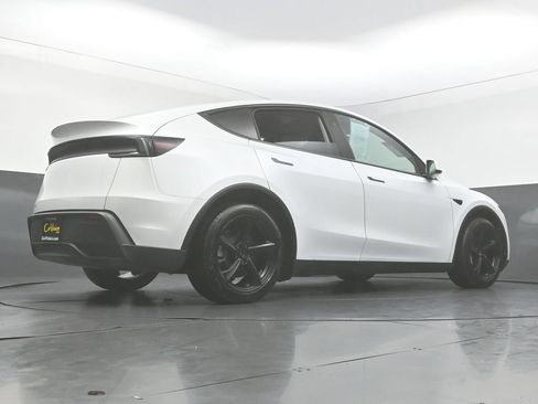 Used 2026 Tesla Model Y AWD image 44