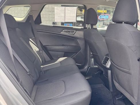 Used 2023 Kia Sportage LX FWD image 43