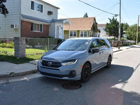 Used 2025 Honda Odyssey Sport-L image 3