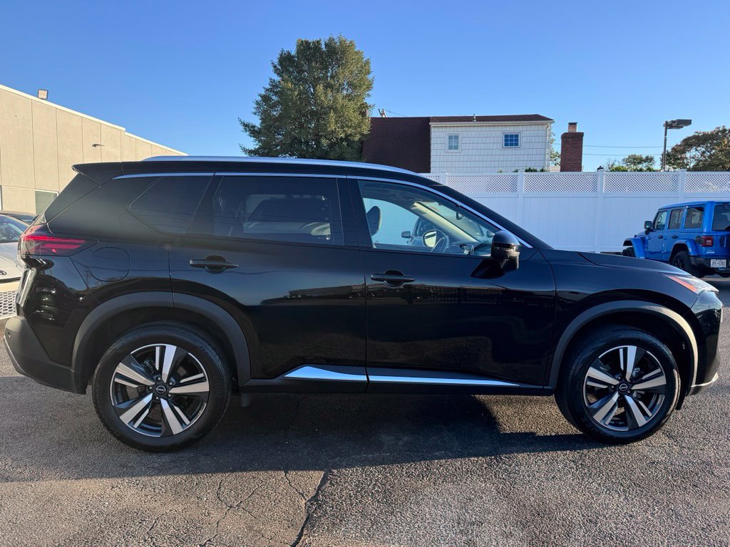 Used 2023 Nissan Rogue SL AWD/4WD image 9