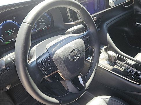 Used 2024 Toyota Crown AWD/4WD image 19