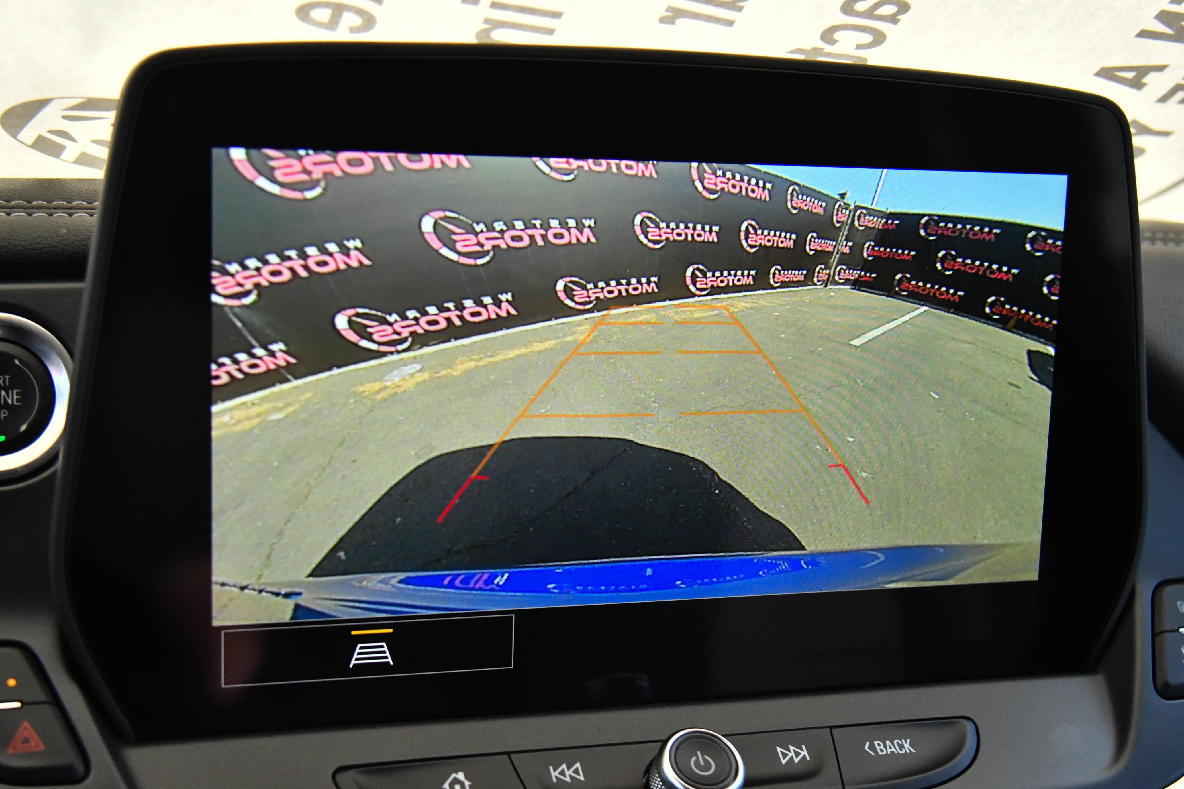 Used 2025 Chevrolet Blazer LT FWD image 18