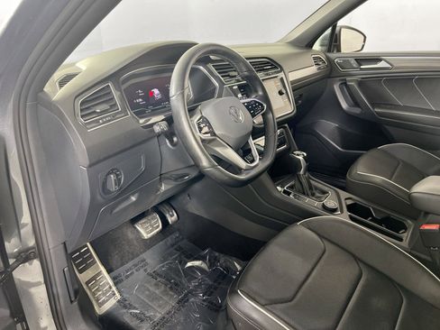 Used 2022 Volkswagen Tiguan SEL R-Line image 9