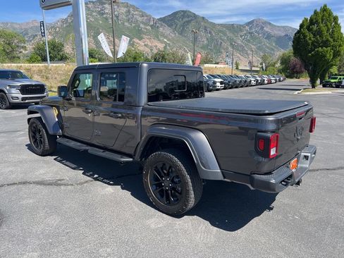 Used 2024 Jeep Gladiator Sport AWD/4WD image 12