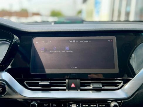 Used 2022 Kia Niro EX w/ Cold Weather Package image 23