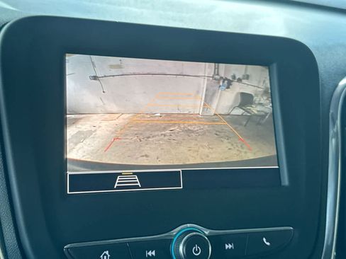 Used 2023 Chevrolet Equinox LT FWD image 19
