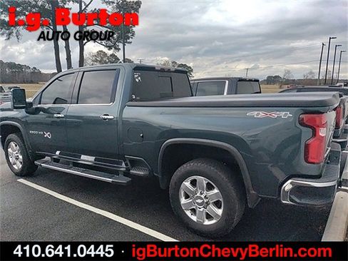 Used 2020 Chevrolet Silverado 2500 LTZ w/ LTZ Premium Package image 3