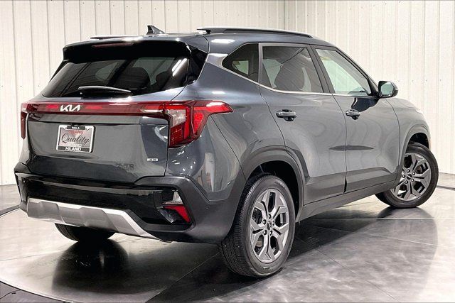 Used 2024 Kia Seltos S AWD/4WD image 13