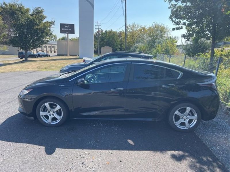 Used 2018 Chevrolet Volt LT image 1