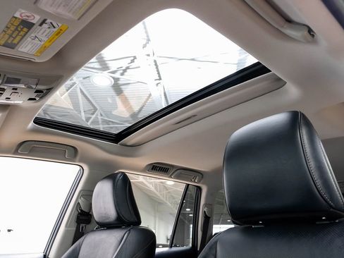 Used 2017 Lexus GX 460 image 5