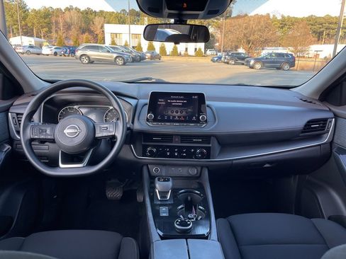 Used 2023 Nissan Rogue S image 8
