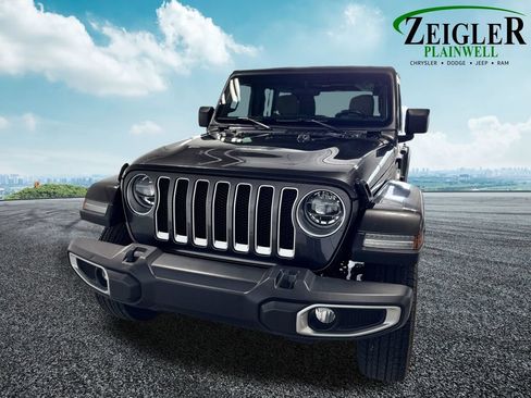 Used 2021 Jeep Wrangler Unlimited Sahara w/ LED Lighting Group AWD/4WD image 9