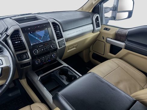 Used 2019 Ford F250 Lariat w/ Lariat Ultimate Package AWD/4WD image 23