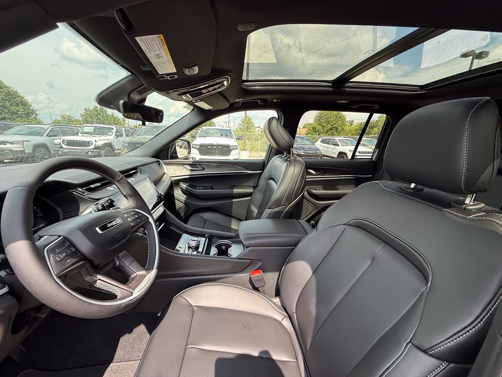 New 2027 Jeep Grand Cherokee Limited AWD/4WD image 11