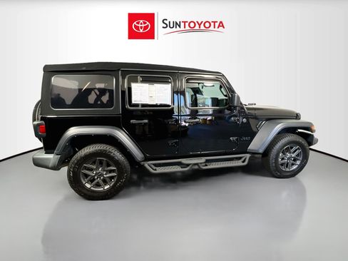 Used 2024 Jeep Wrangler Unlimited Sport AWD/4WD image 10