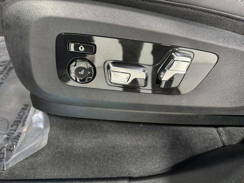 New 2026 BMW X5 xDrive50e image 31