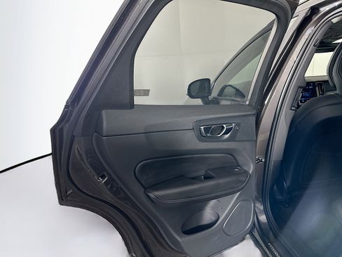 Used 2025 Volvo XC60 B5 Plus image 26