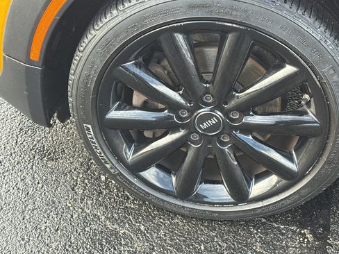 Used 2017 MINI Cooper S image 9