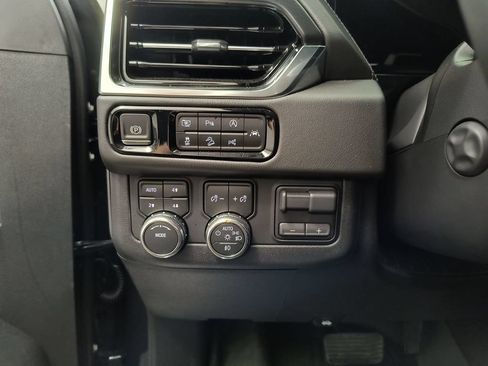 Used 2026 GMC Yukon XL Denali w/ Advanced Technology Package AWD/4WD image 30