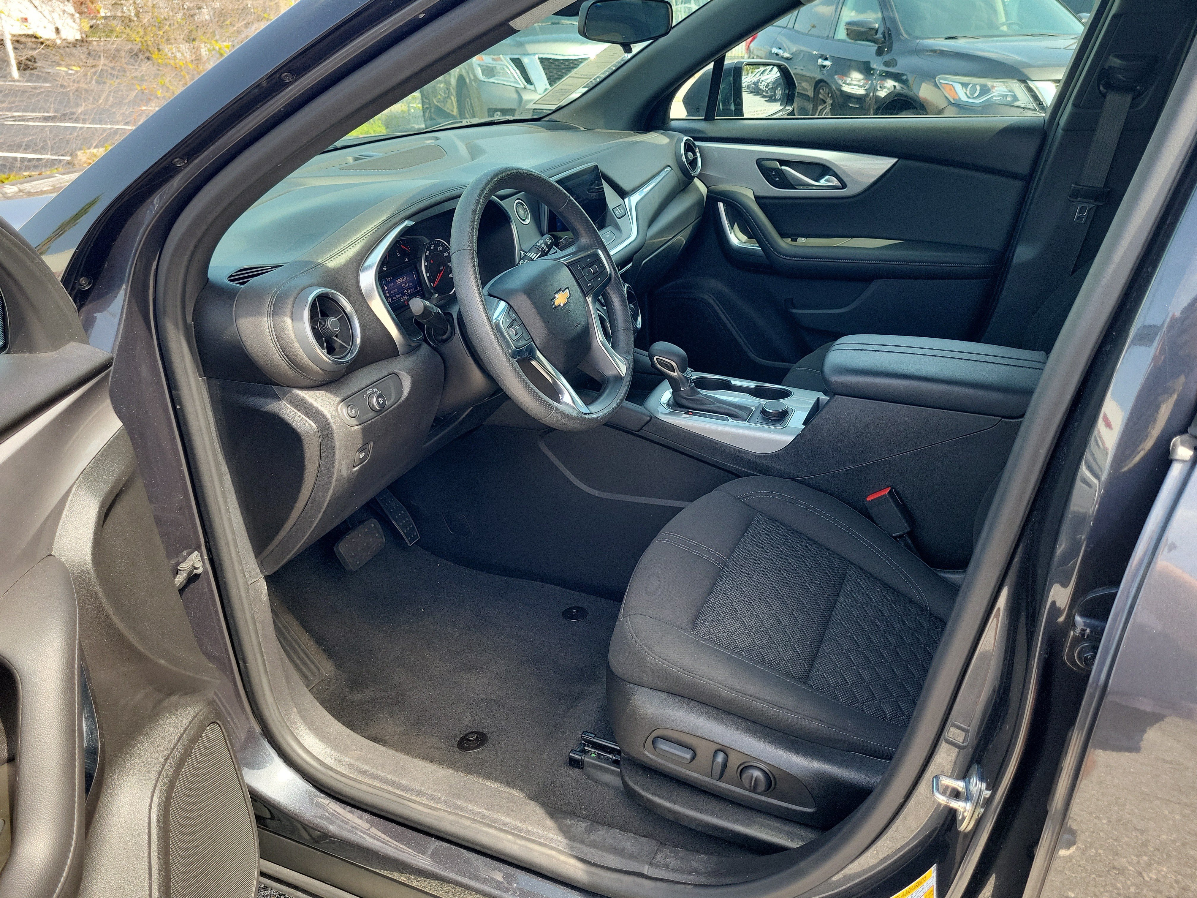 Used 2022 Chevrolet Blazer LT FWD image 12