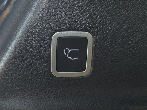 Certified 2025 Chrysler Pacifica Select AWD/4WD image 25