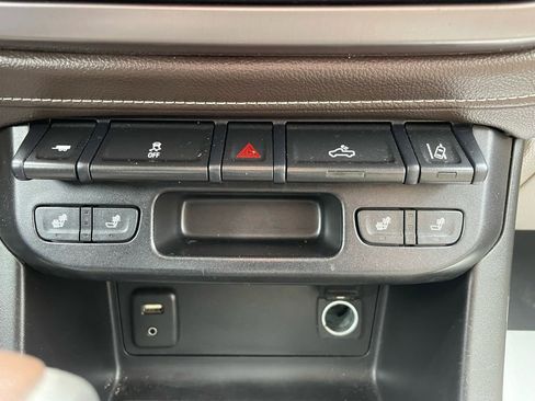 Certified 2017 GMC Canyon SLT w/ Driver Alert Package image 39