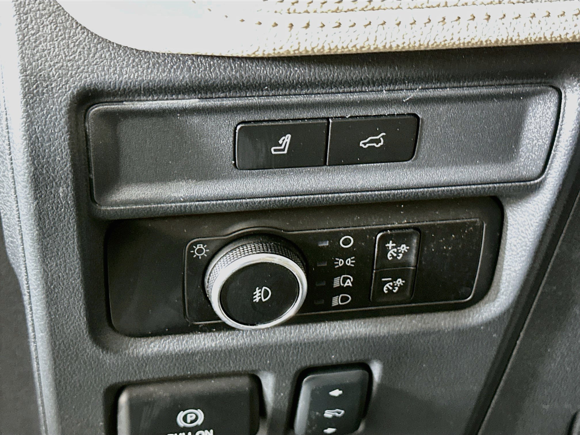 Used 2024 Ford Expedition Limited AWD/4WD image 17
