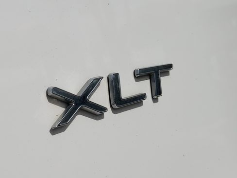 Used 2023 Ford Transit 350 XLT image 10