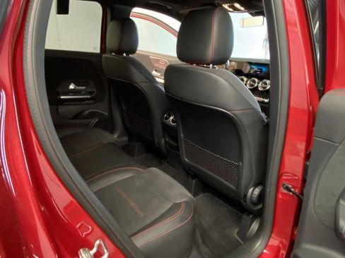 Used 2022 Mercedes-Benz GLA 250 4MATIC image 11