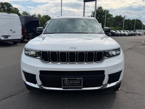 Used 2023 Jeep Grand Cherokee L Laredo AWD/4WD image 2