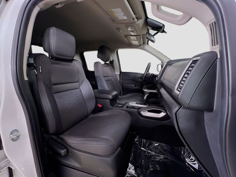 Used 2022 Nissan Frontier SV w/ Technology Package image 28